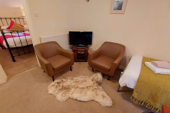 Room 7 of 99