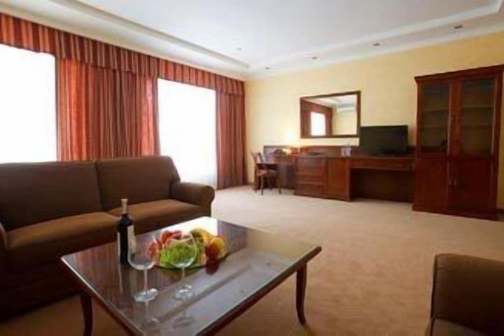 Room 12 of 52