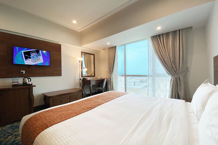 Room 8 of 37