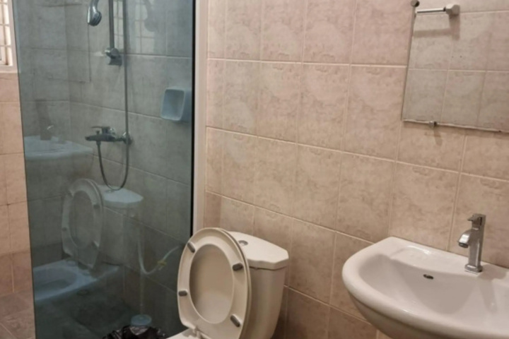 Room 7 of 11