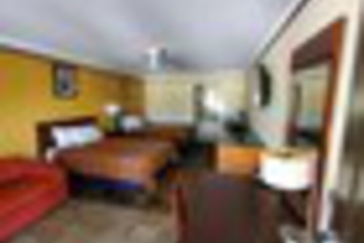 Room 53 of 177