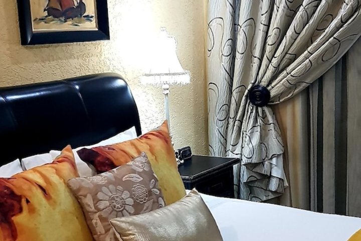 Room 2 of 28