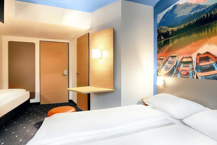 Room 6 of 31