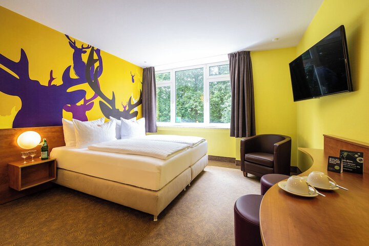 Room 44 of 118