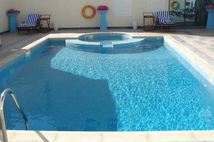 Pools & Facilities