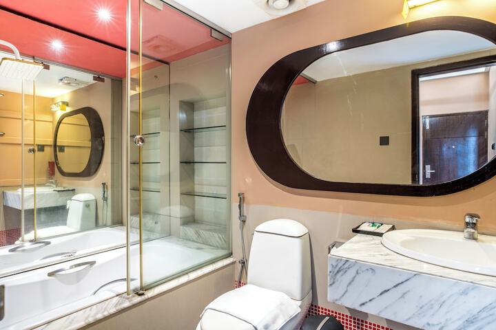 Room 33 of 67