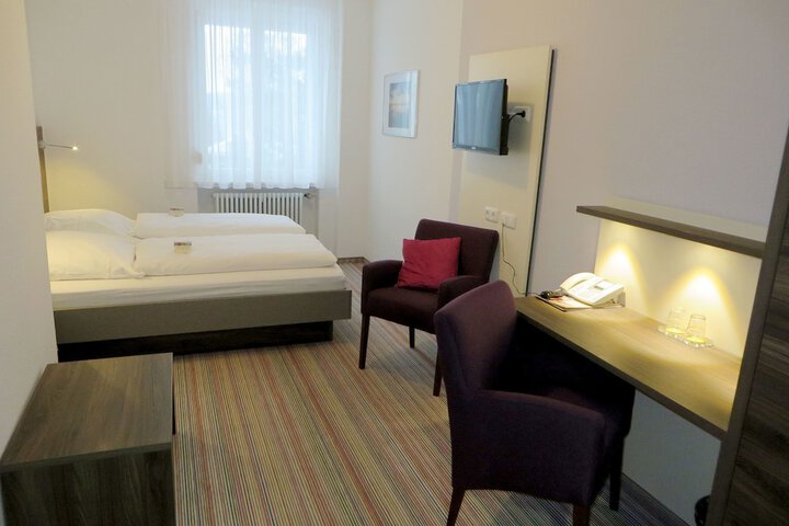 Room 10 of 44