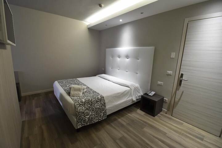 Room 8 of 44