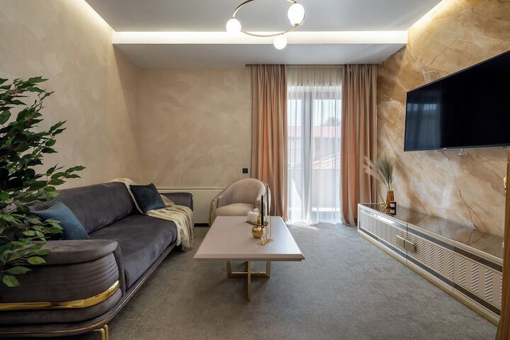 Room 214 of 552