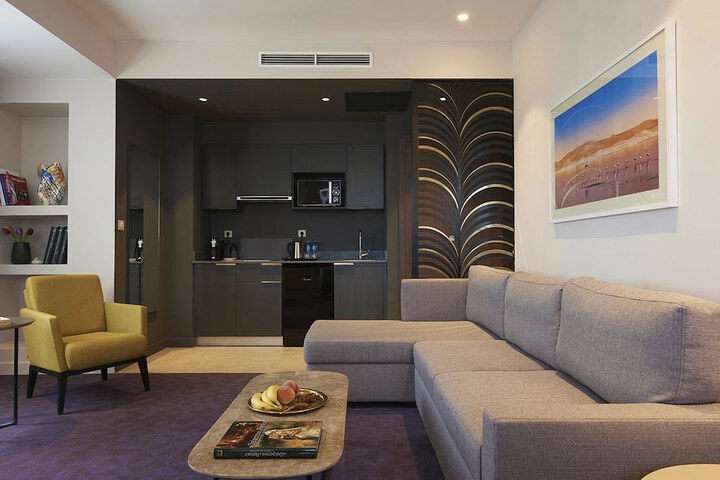 Room 21 of 27