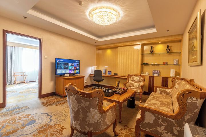 Room 11 of 26