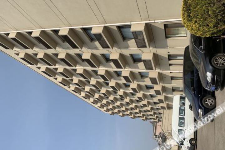 Hotel 7 of 14