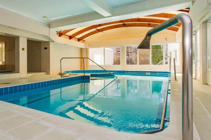 Pool 25 of 48