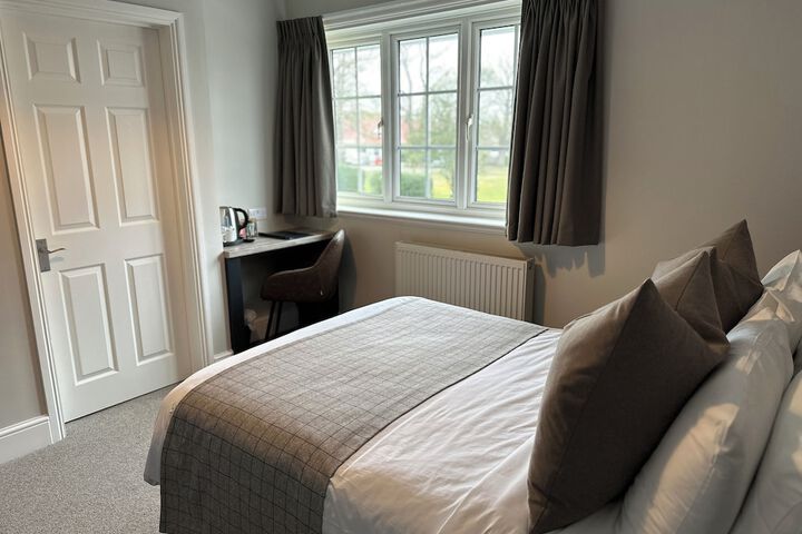 Room 52 of 66
