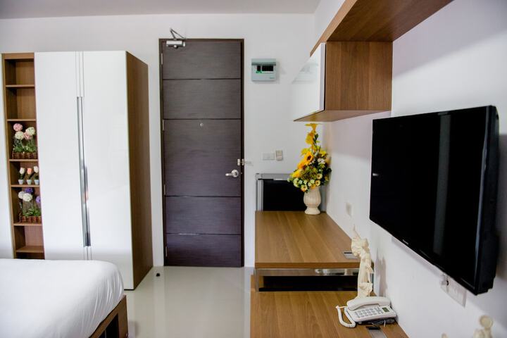 Room 6 of 34