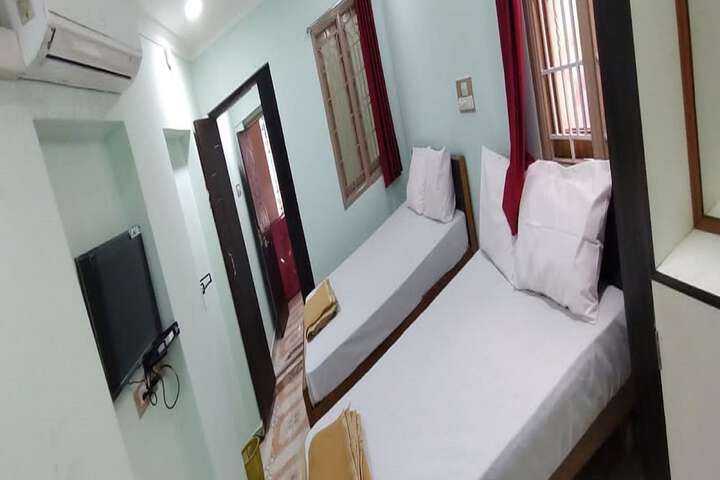 Room 2 of 27