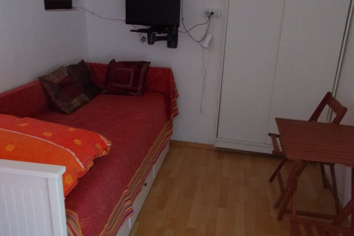 Room 17 of 52