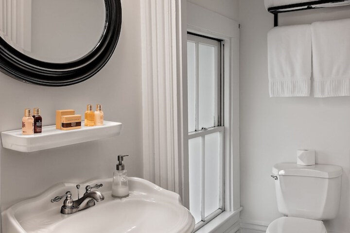 Standard | King Bed (14 of 21)
