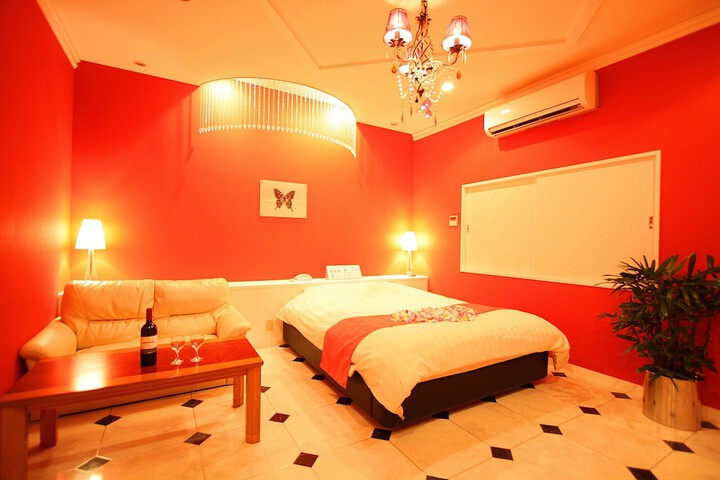 Room 8 of 14