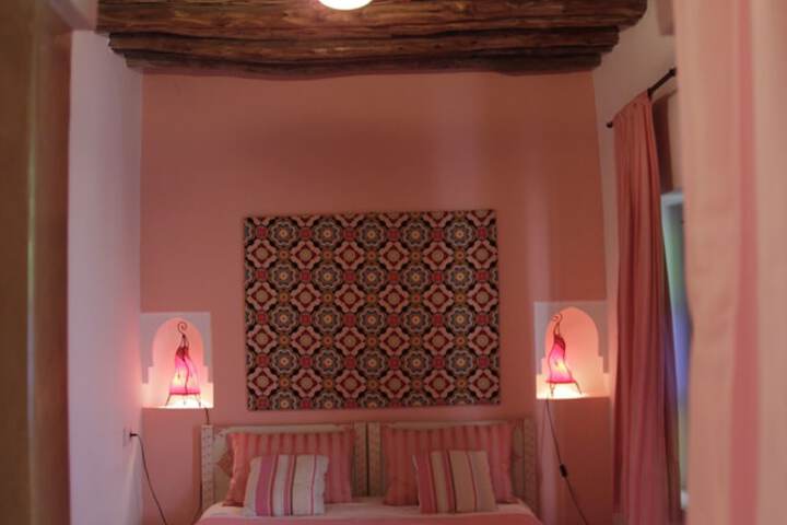 Room 28 of 65