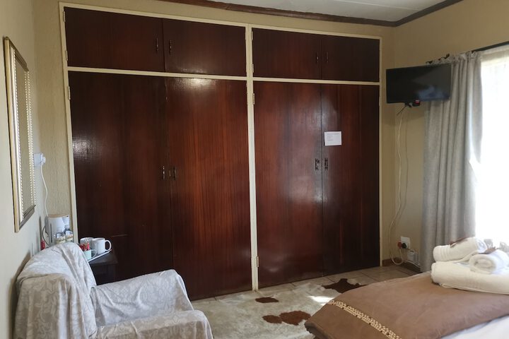 Room 26 of 124