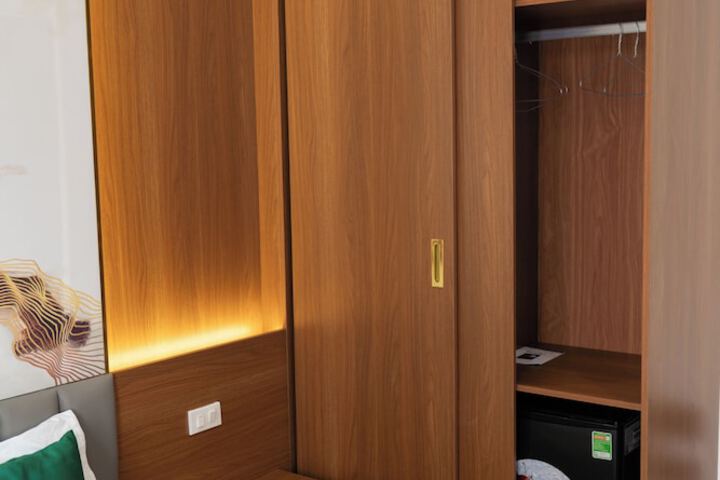 Room 7 of 19