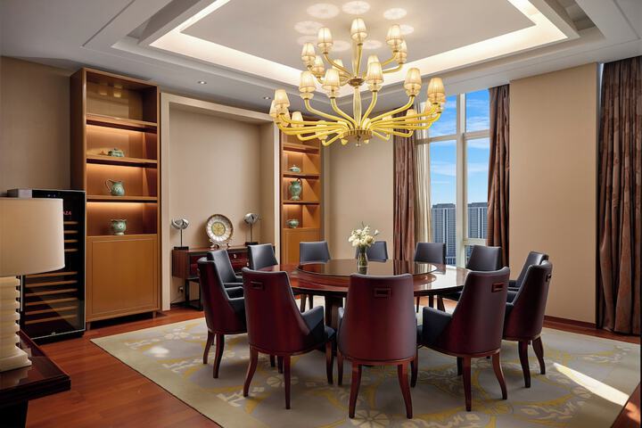 Room 6 of 55