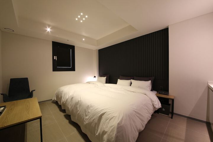 Room 19 of 41