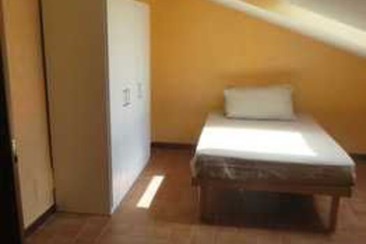 Room 10 of 36