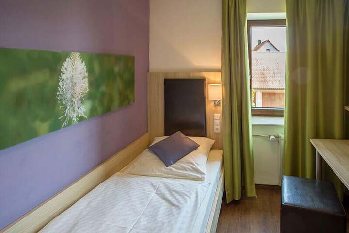 Room 8 of 29