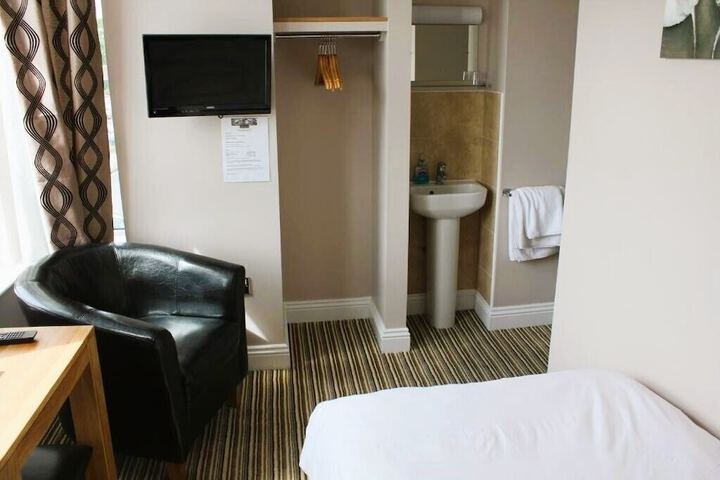 Room 13 of 70