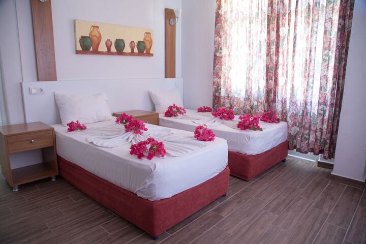 Room 6 of 34
