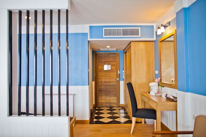 Room 42 of 68