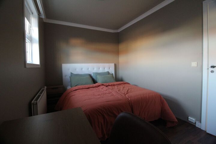 Room 8 of 37