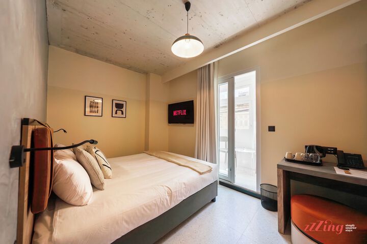 Room 5 of 38