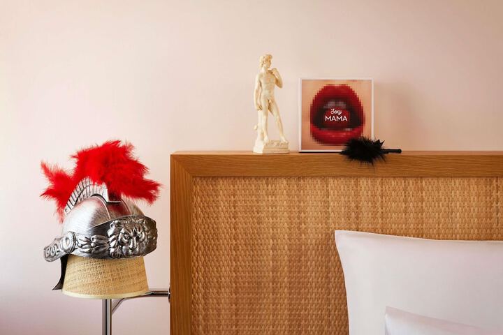 Room 23 of 187