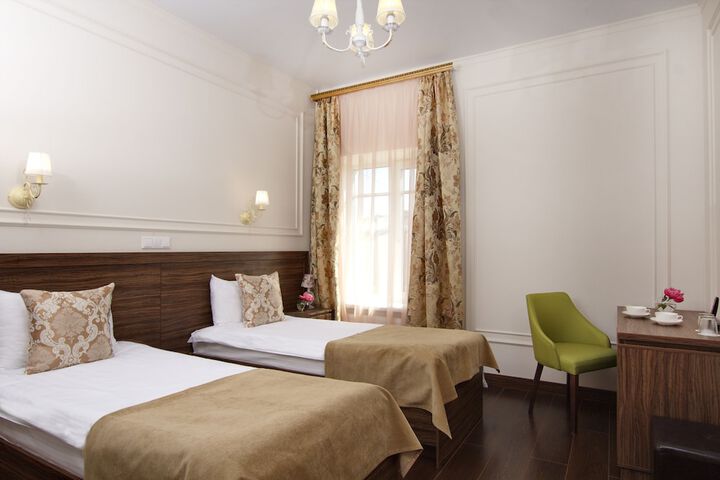 Room 4 of 52