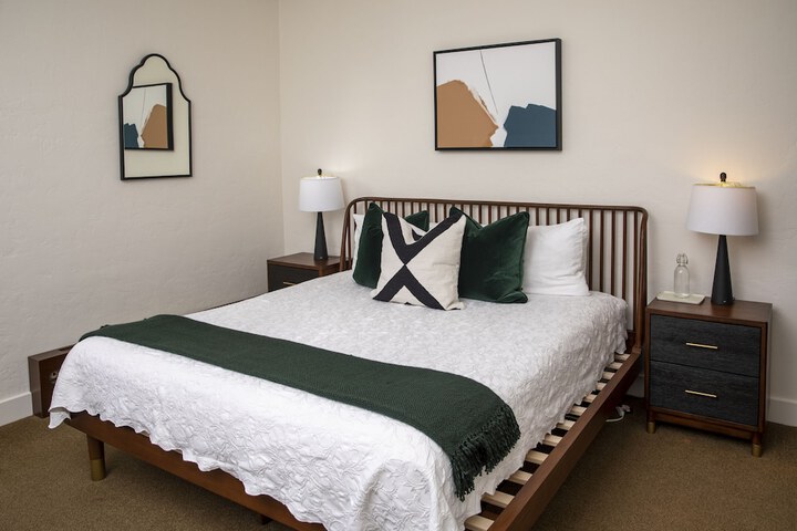 Room 48 of 141