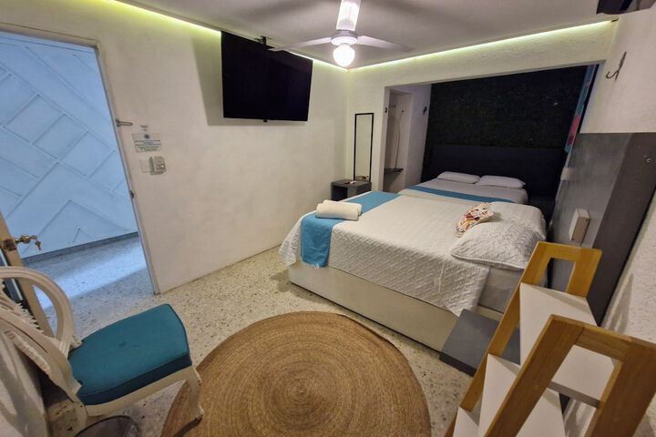 Room 16 of 38