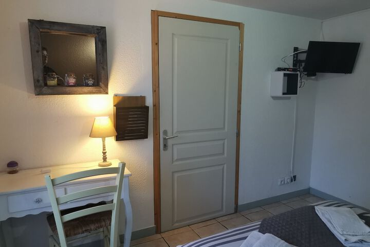 Room 10 of 15