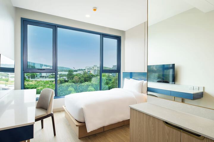 Room 35 of 129