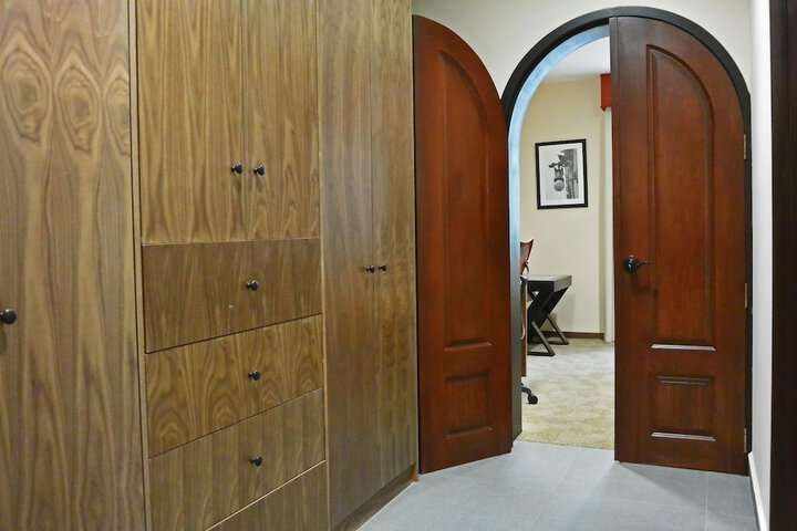 Room 32 of 84