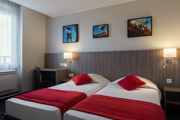 Room 12 of 31
