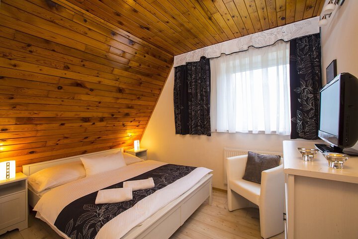 Room 34 of 53