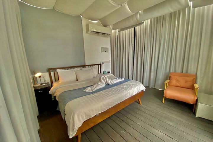 Room 7 of 58