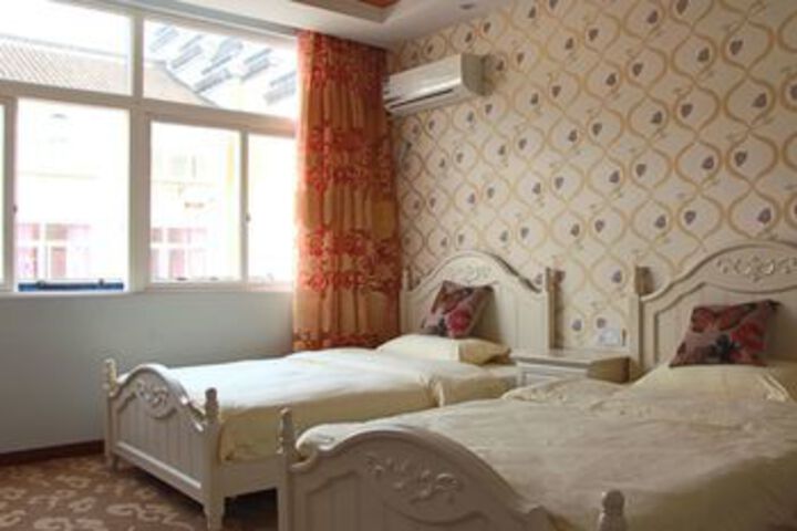 Room 9 of 25