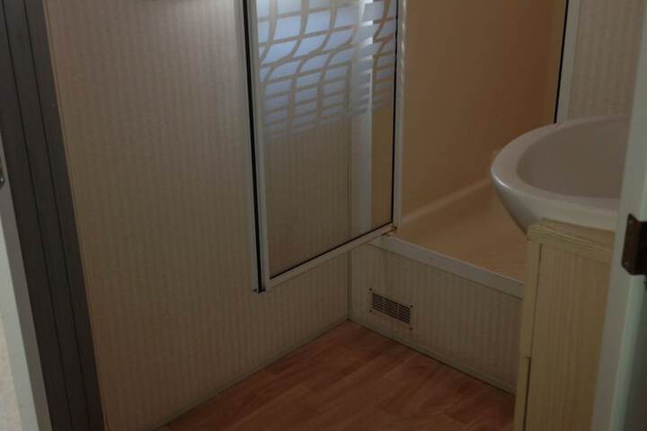 Room 10 of 21