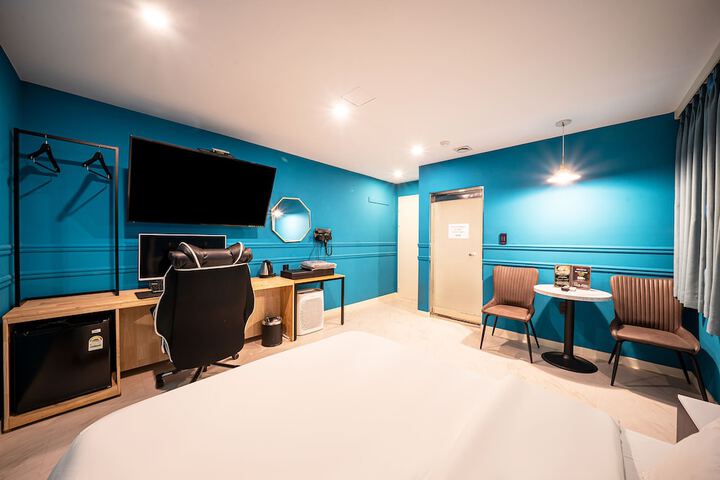 Room 12 of 57