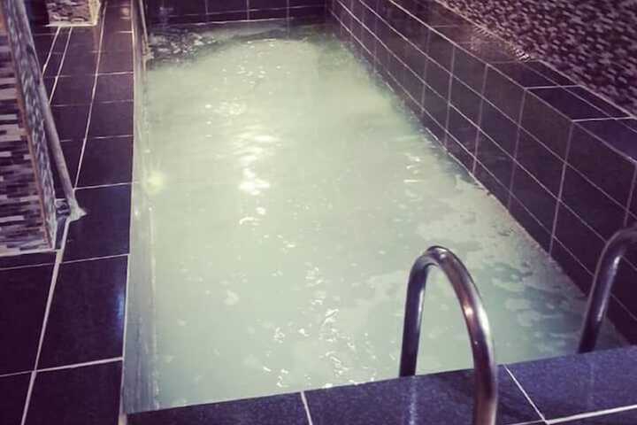 Pool 14 of 27