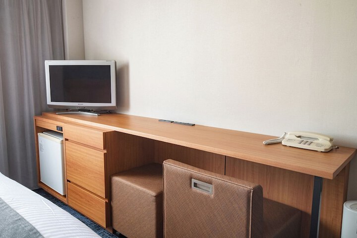 Room 17 of 42